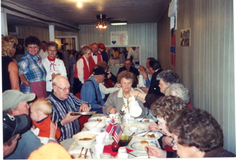 Crowd Eating