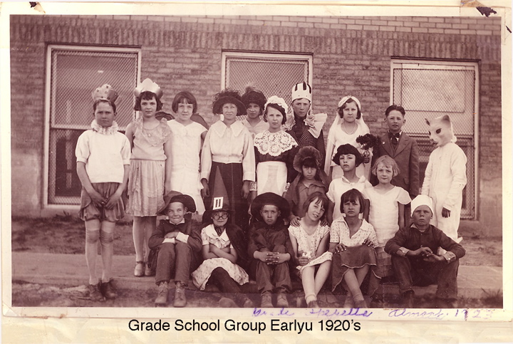 Grade School Group 1920's